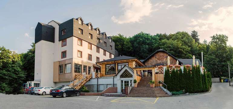 Hotel West**** je obklopen krásnou přírodou bratislavského lesoparku