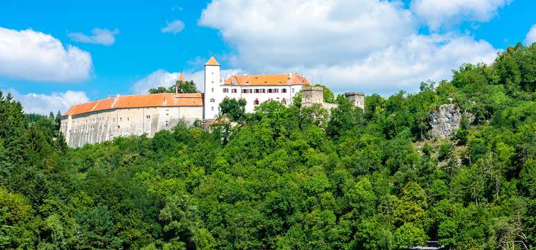 Jedním z nejstarších a nejromantičtějších hradů na českém území je hrad Bítov