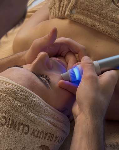 Ošetrenie Hydrafacial pre žiarivú pleť v Maya Beauty Clinic