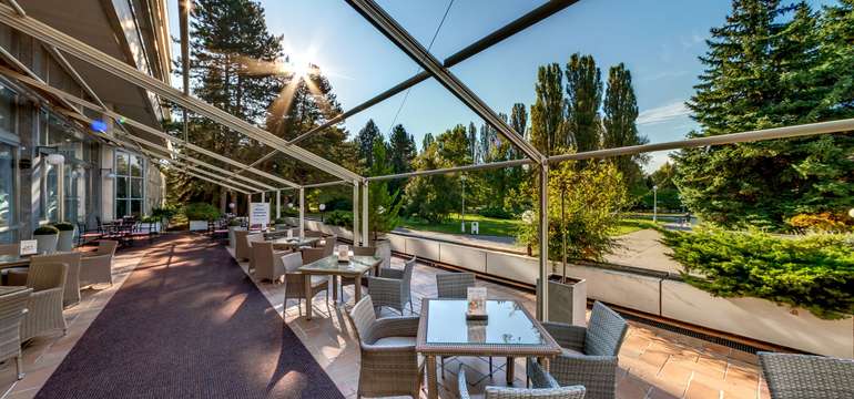 Restaurace a kavárna