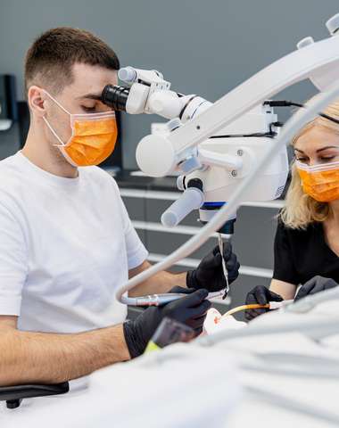 Digital Dental Clinic: vstupné vyšetrenie, dentálna hygiena, bielenie zubov