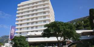 Hotel Sato**** v Čiernej Hore stojí len 30 m od súkromnej pláže