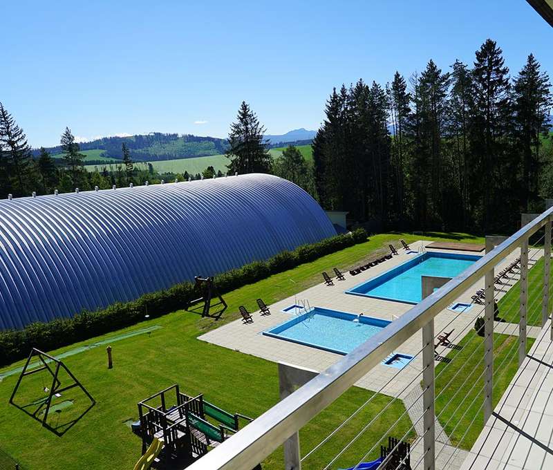Pokoj Deluxe v hlavní části hotelu s recepcí