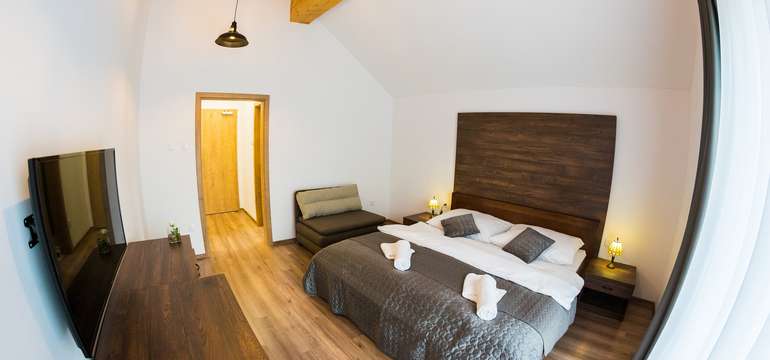 Apartmán 4 – Dvojlôžková izba s prístelkou (2 + 1)