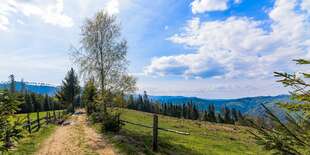Mimo snehovou sezónu si Beskydy užijete na bicykli alebo po svojich