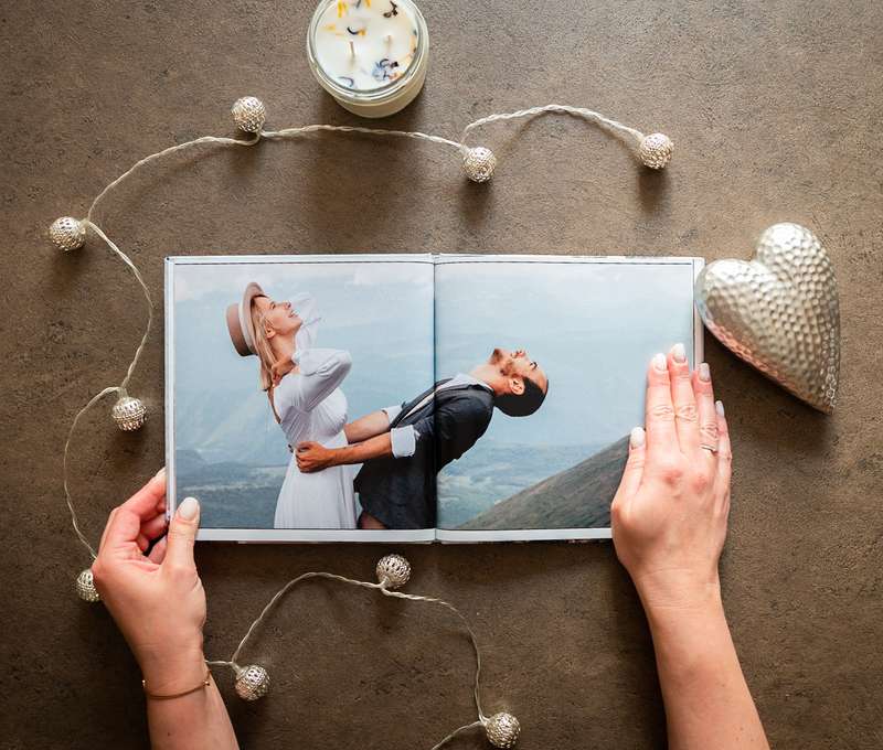 Fotokniha v pevné vazbě s vlastním potiskem 20x20