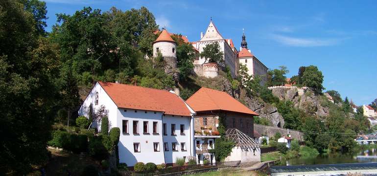 Na výlet můžete na zámek města Bechyně, který spojený s tradicí rodu Lucemburků
