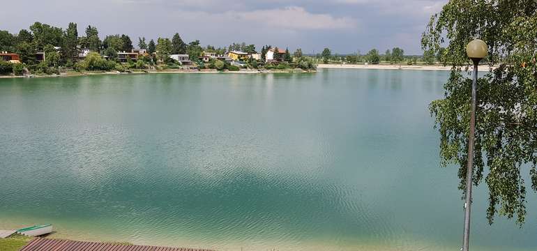 TP HOTEL DRUŽBA*** má vynikajúcu polohu hneď pri Slnečných jazerách