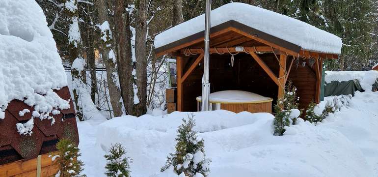 Vonkajšia vírivka a sauna